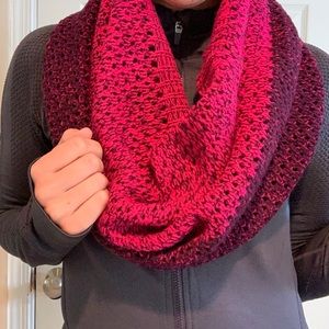 Two tone knit scarf